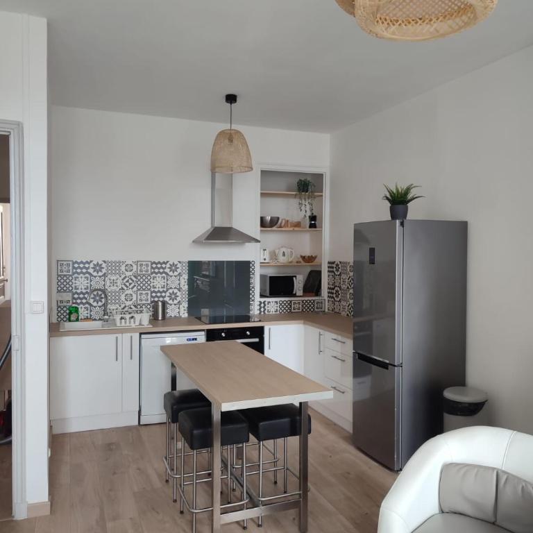T4 Hausmanien Calme Jardin Alexandre Place de la Liberté - Appartement - 3