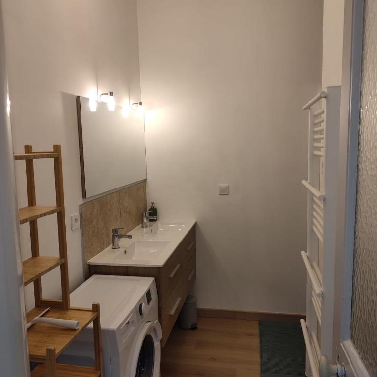 T4 Hausmanien Calme Jardin Alexandre Place de la Liberté - Appartement - 5