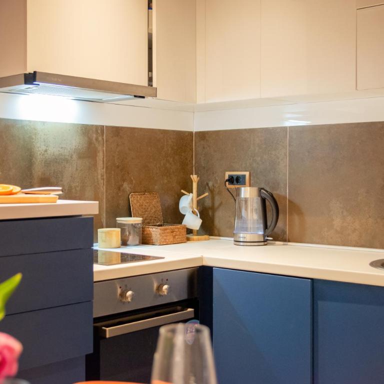 Balkan Charm - Private Parking - Apartment - 16