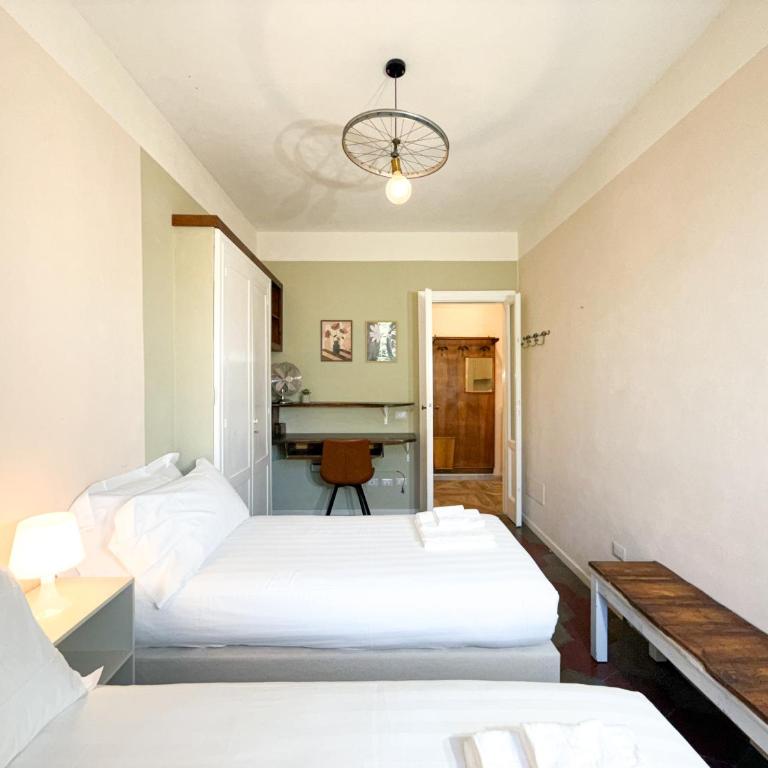 Parking Available - Elegant Two-Bedroom Apartment with Balcony - Appartamento con 2 Camere da Letto e Balcone - 11