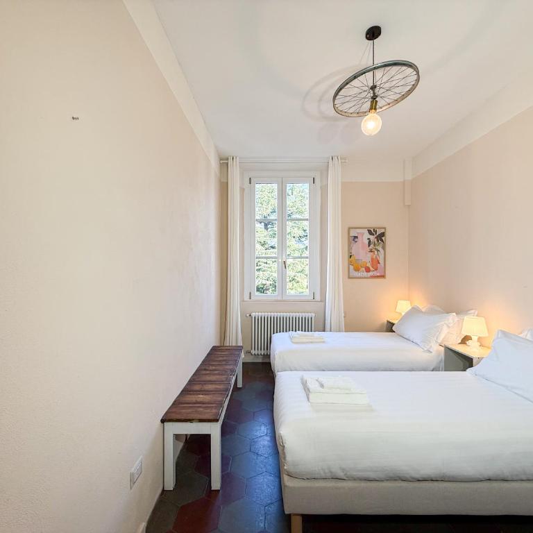 Parking Available - Elegant Two-Bedroom Apartment with Balcony - Appartamento con 2 Camere da Letto e Balcone - 10