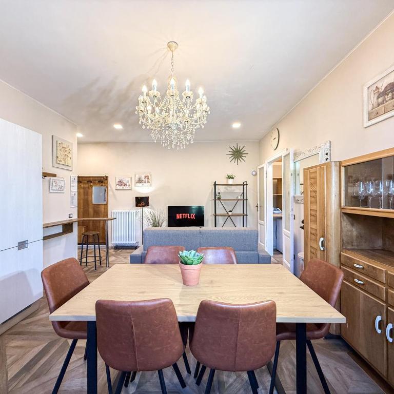 Parking Available - Elegant Two-Bedroom Apartment with Balcony - Appartamento con 2 Camere da Letto e Balcone - 4