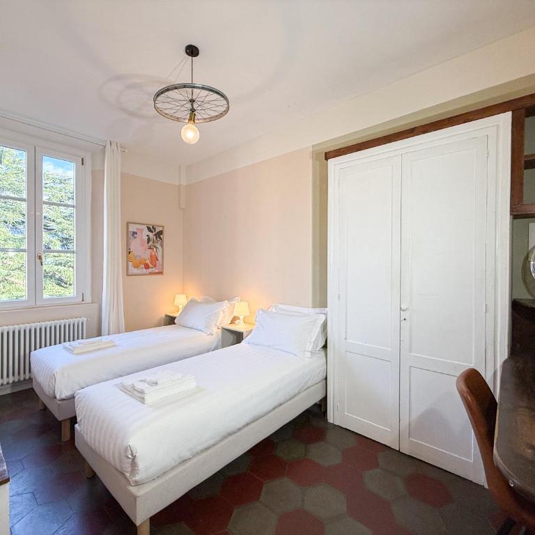 Parking Available - Elegant Two-Bedroom Apartment with Balcony - Appartamento con 2 Camere da Letto e Balcone - 9