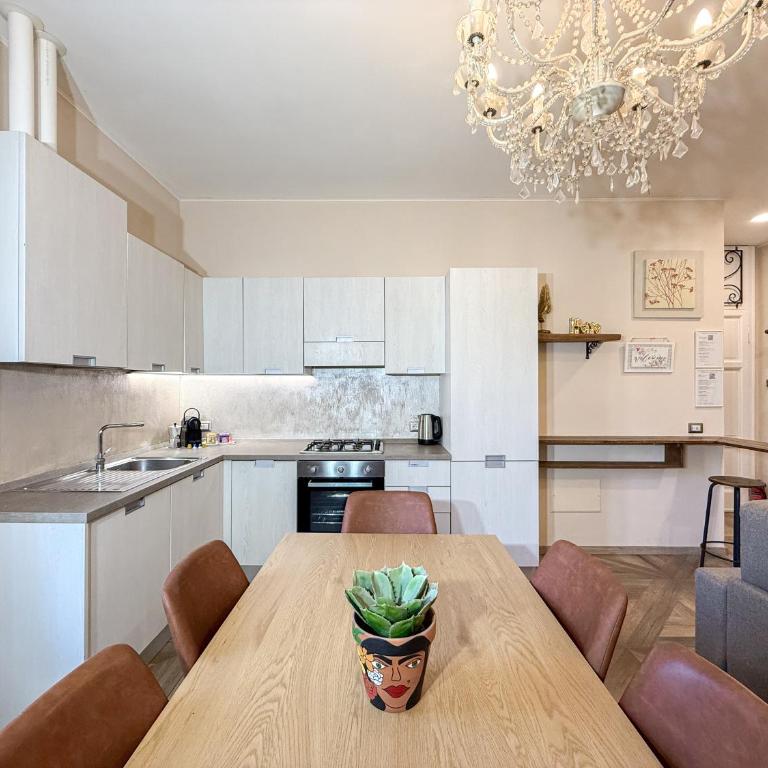 Parking Available - Elegant Two-Bedroom Apartment with Balcony - Appartamento con 2 Camere da Letto e Balcone - 6