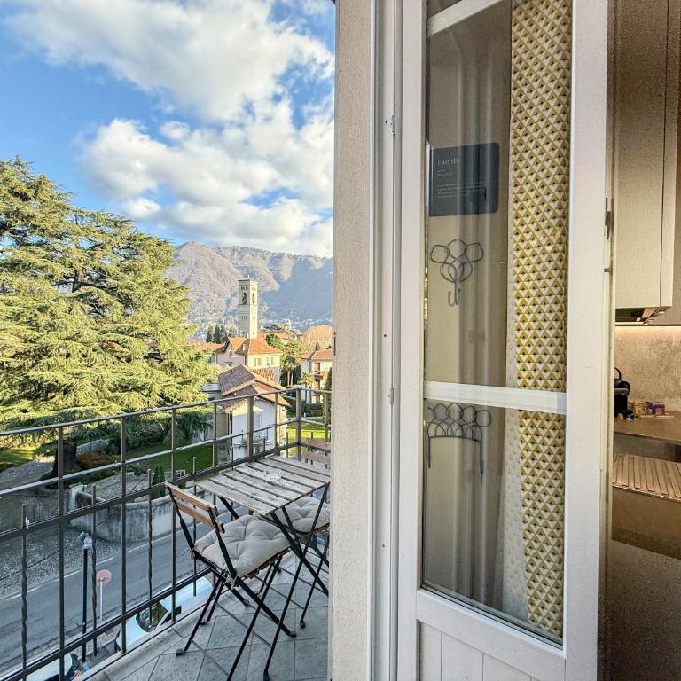 Parking Available - Elegant Two-Bedroom Apartment with Balcony - Appartamento con 2 Camere da Letto e Balcone - 7