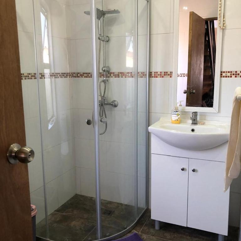 Casa nueva en Laguna Zapallar, a minutos de la playa, cerca de juego y restaurantes - Casa de 4 dormitorios - 6