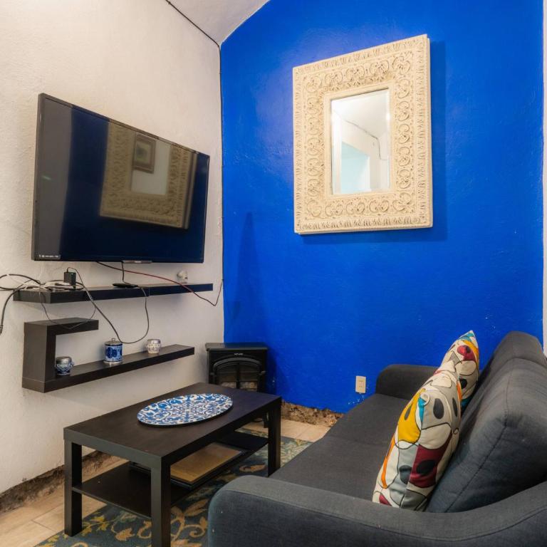 Casa colonial en el corazón del Centro Histórico - Three-Bedroom House - 5