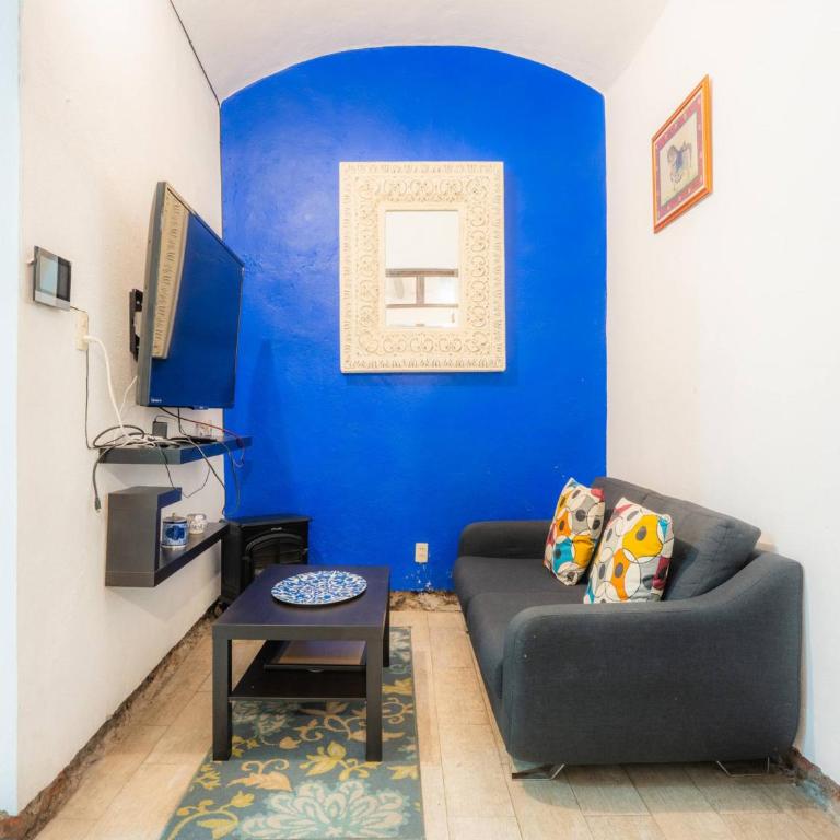Casa colonial en el corazón del Centro Histórico - Three-Bedroom House - 11
