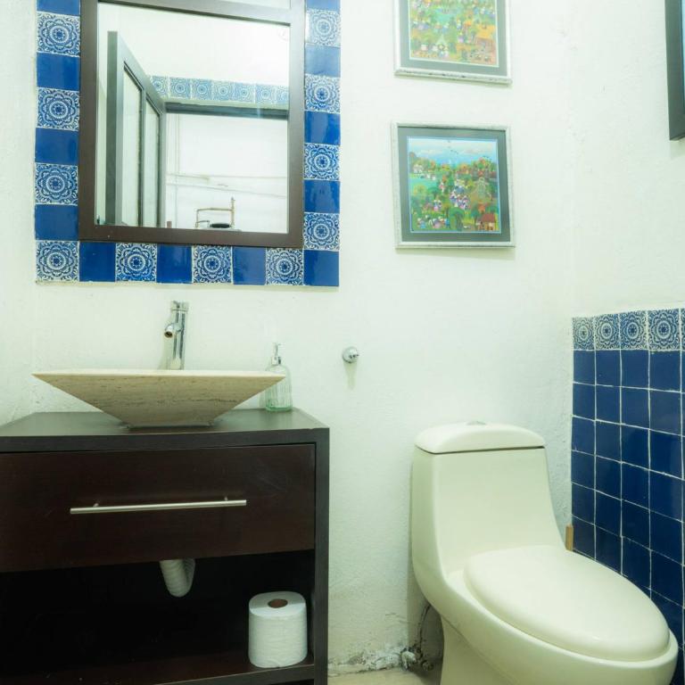 Casa colonial en el corazón del Centro Histórico - Three-Bedroom House - 13