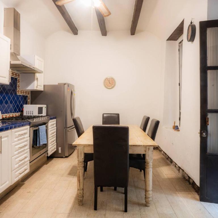 Casa colonial en el corazón del Centro Histórico - Three-Bedroom House - 15