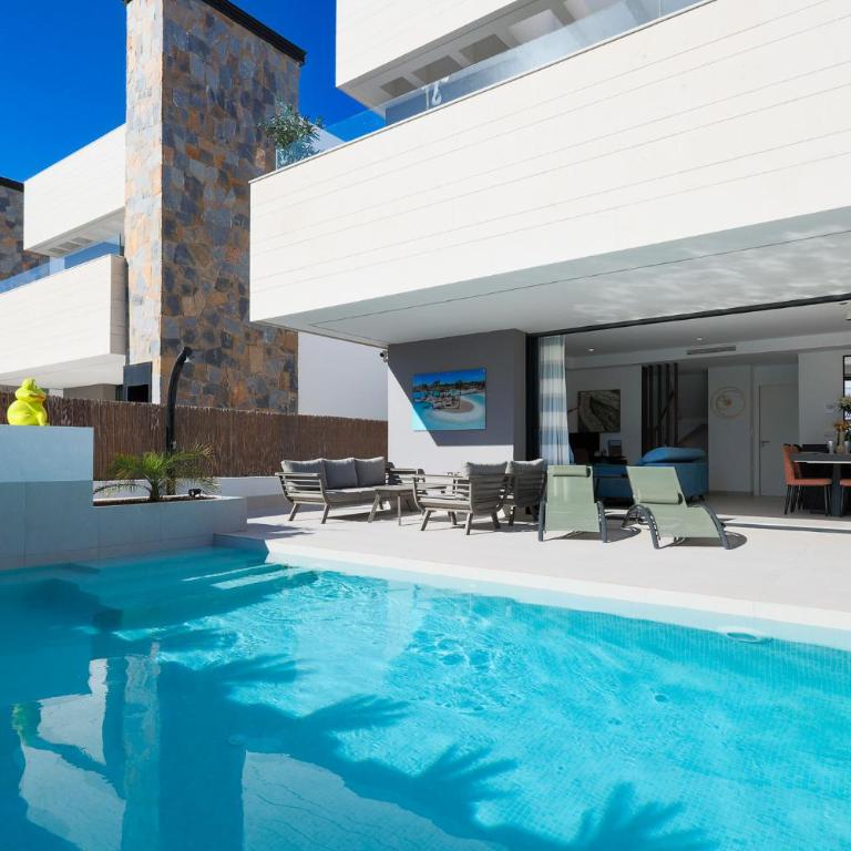 Almendro 40 2v6 Santa Rosalia Resort dolby atmos 4k cinema Biggest pool in the almendro line up ! pool table ! & Much more ! - Villa Deluxe - 6
