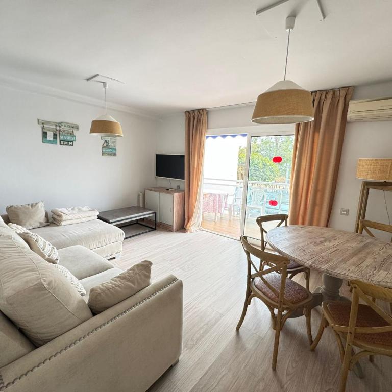 APARTAMENTO PRIMERA LINEA MAR CAMBRILS cerca PUERTO - Two-Bedroom Apartment - 1