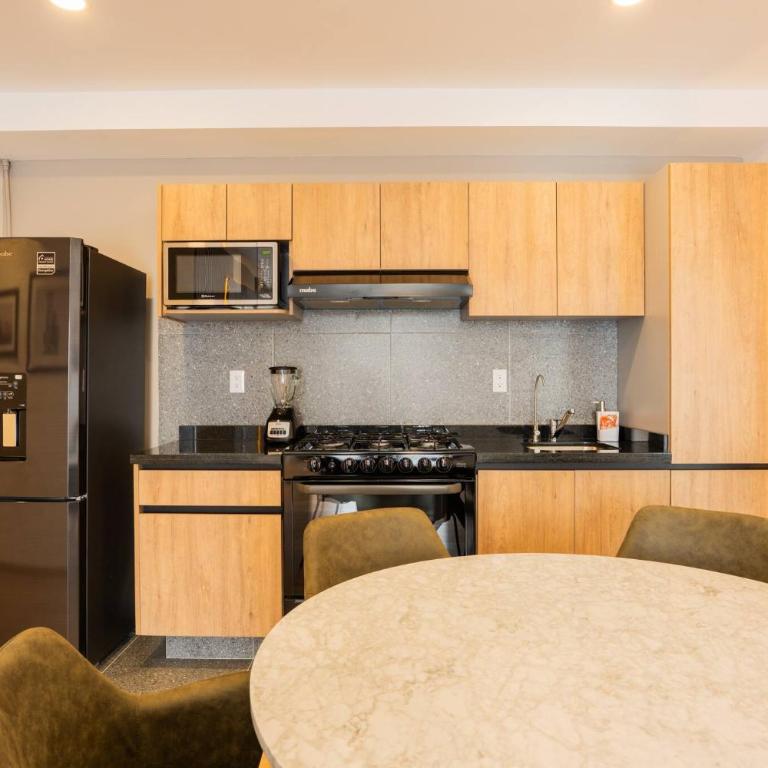 Luxury 2BR with Pool, Gym & Coworking - Two-Bedroom Apartment - 4