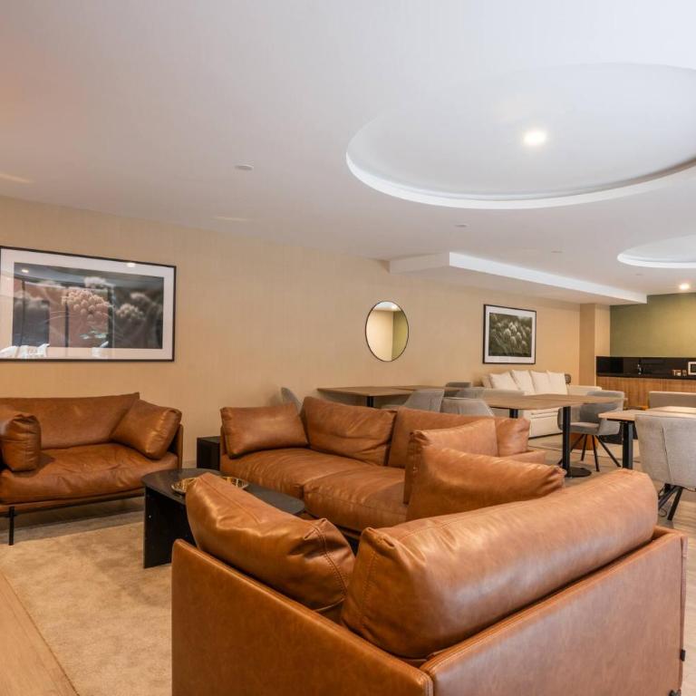 Luxury 2BR with Pool, Gym & Coworking - Two-Bedroom Apartment - 7