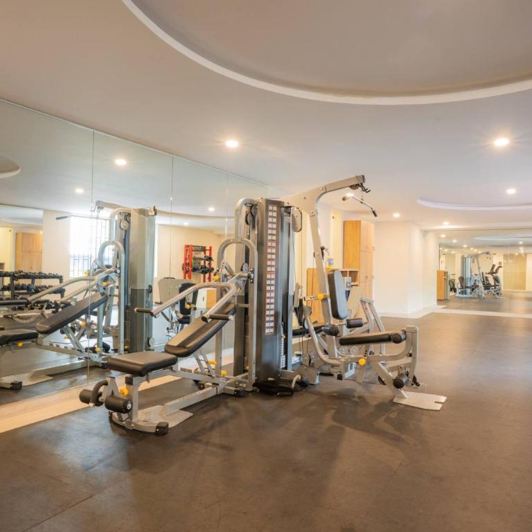 Luxury 2BR with Pool, Gym & Coworking - Two-Bedroom Apartment - 19
