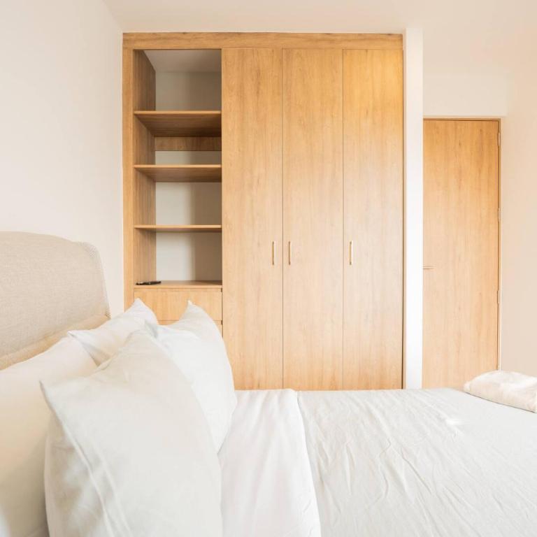 Luxury 2BR with Pool, Gym & Coworking - Two-Bedroom Apartment - 44
