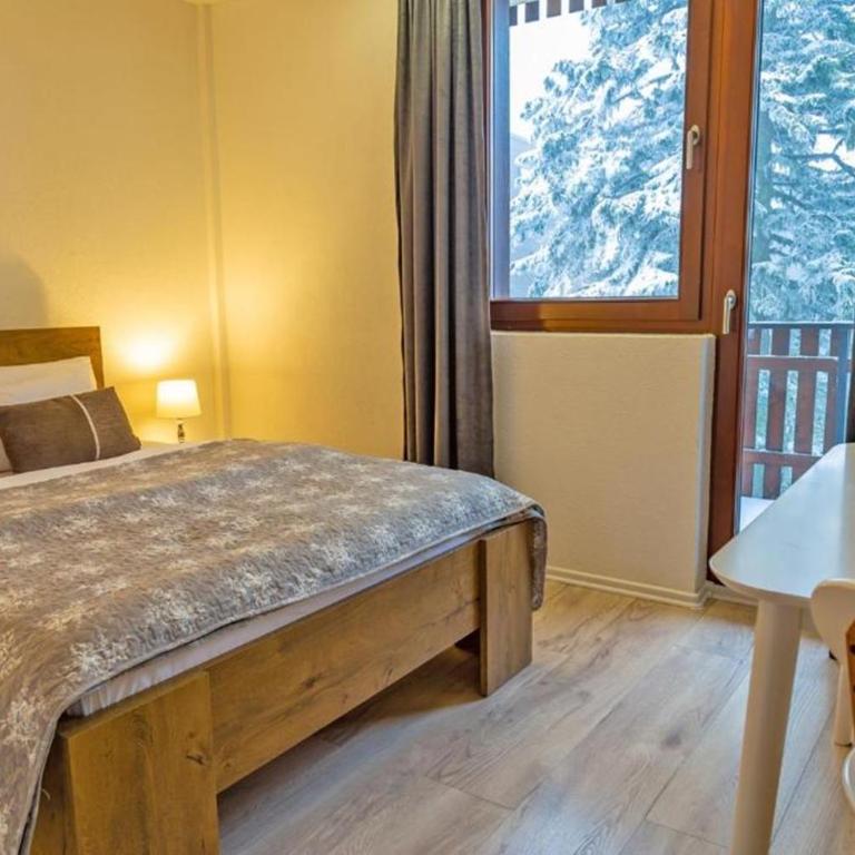 Apartmani Mont Jahorina - Double Room with Balcony - 2