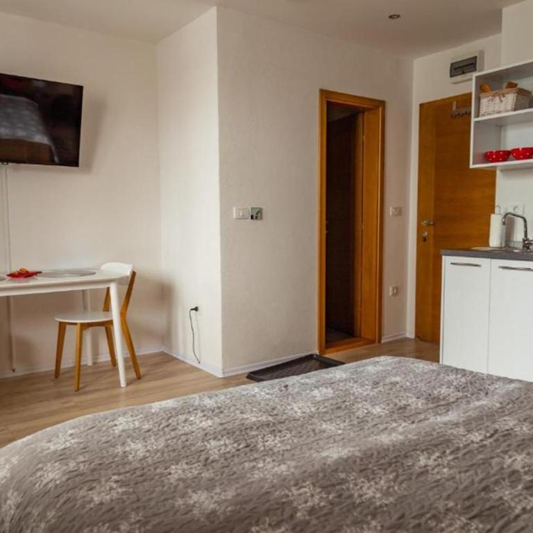 Apartmani Mont Jahorina - Studio Apartment with Balcony - 6