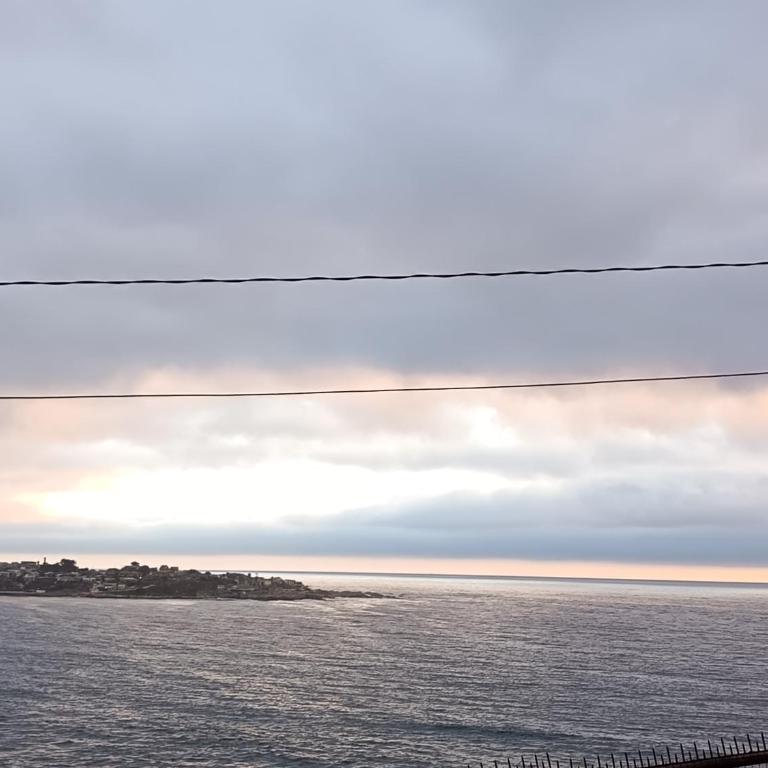 Casa completa frente al mar y cerca Algarrobo - Three-Bedroom House - 3