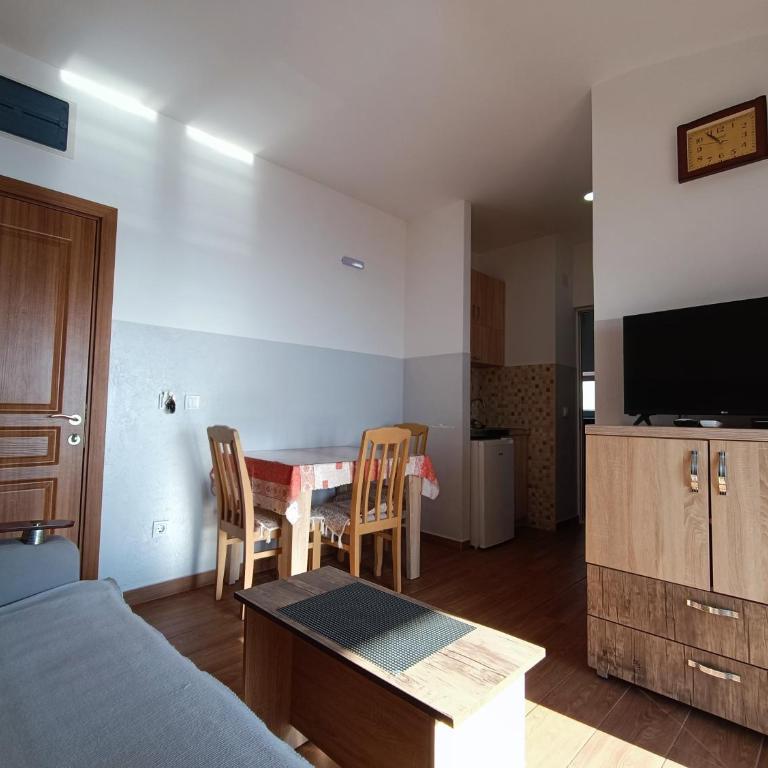 Apartmani Šaltić - Apartman s 1 Spavaćom Sobom, Balkonom i Pogledom na More - 2