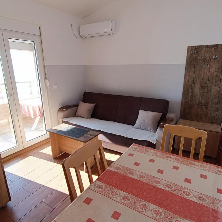 Apartmani Šaltić - Apartman s 1 Spavaćom Sobom, Balkonom i Pogledom na More - 4