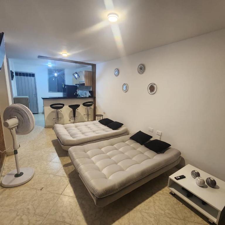 Apto a pasos del CC Delacuesta - Two-Bedroom Apartment - 3