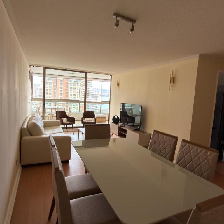 Piso con vista al mar céntrico precio único - Three-Bedroom Apartment - 7