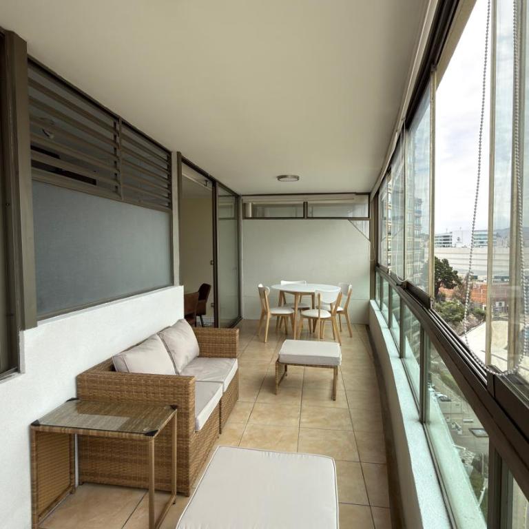 Piso con vista al mar céntrico precio único - Three-Bedroom Apartment - 21