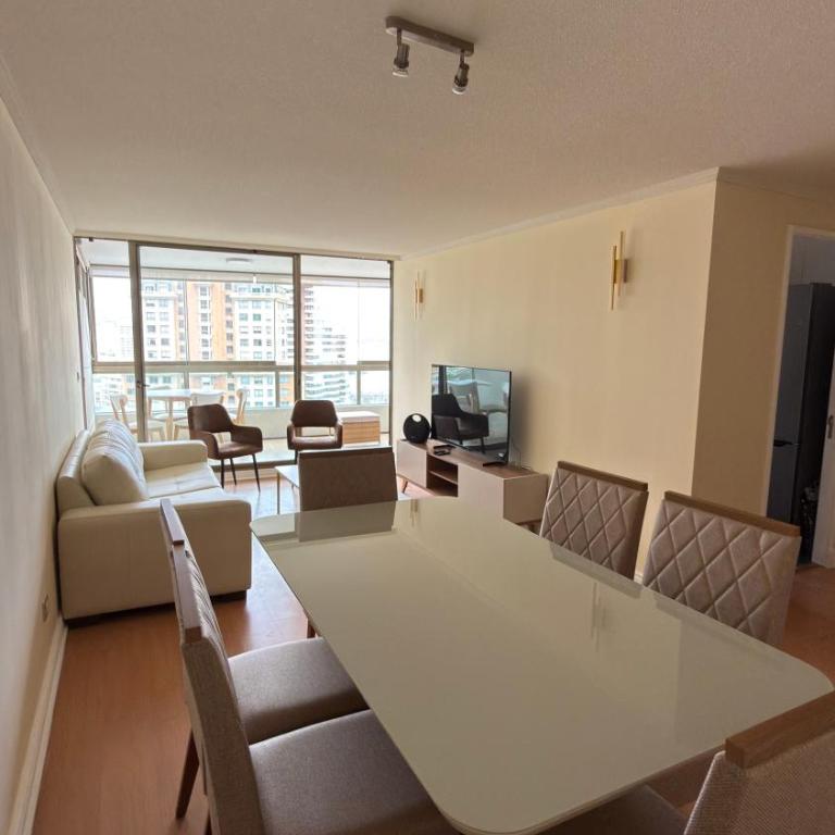 Piso con vista al mar céntrico precio único - Three-Bedroom Apartment - 32