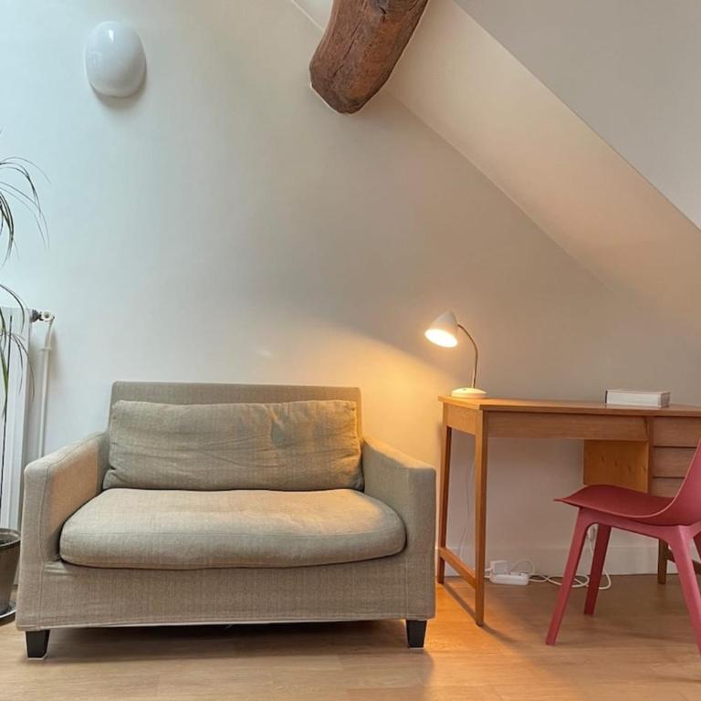 Marais 4e Appartement sous les toits avec mezzanine par Mey Agency - Appartement 3 Chambres - 5
