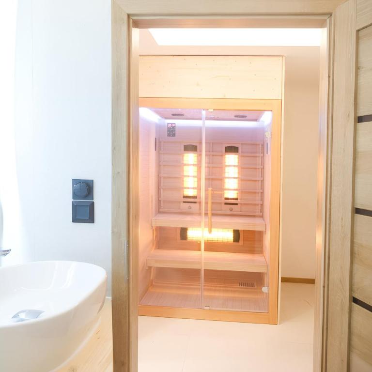NĀVA PLACE Premium Alpine Apartment in Kaprun - Private Sauna, Peaceful Location, Near Glacier & WIFI - Apartment mit 1 Schlafzimmer - 13