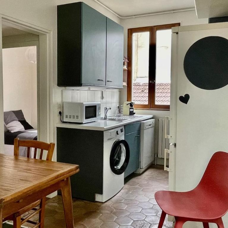 Marais 4e Appartement sous les toits avec mezzanine par Mey Agency - Appartement 3 Chambres - 8