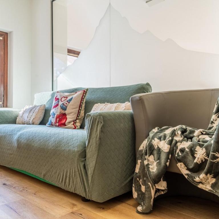MCX Vacation Rental - La Mansardina Di Crepìn in Valtournenche with modern comforts just 3 minutes from the cable cars! - Apartment mit 2 Schlafzimmern und Aussicht - 3