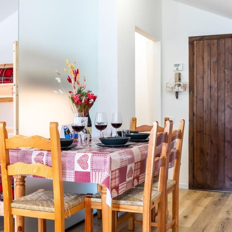 MCX Vacation Rental - La Mansardina Di Crepìn in Valtournenche with modern comforts just 3 minutes from the cable cars! - Apartment mit 2 Schlafzimmern und Aussicht - 8