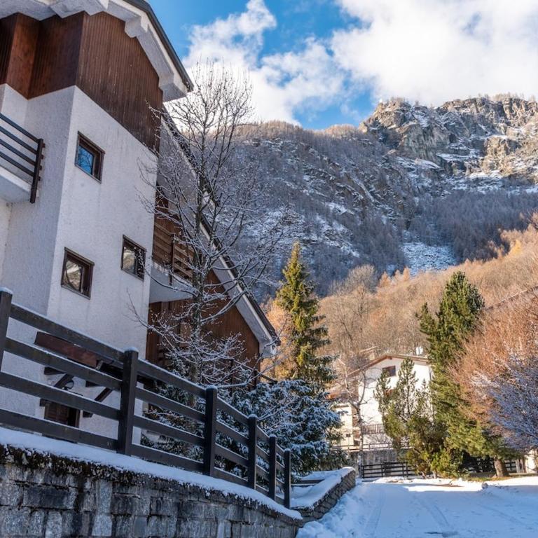 MCX Vacation Rental - La Mansardina Di Crepìn in Valtournenche with modern comforts just 3 minutes from the cable cars! - Apartment mit 2 Schlafzimmern und Aussicht - 39