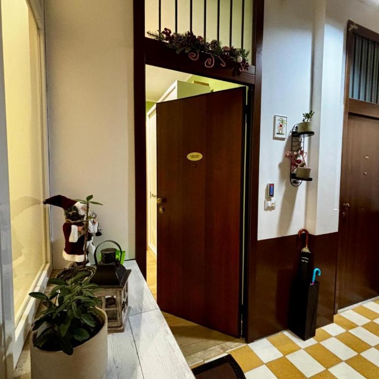 D'Aragona Guest House - King Room with Balcony - 12