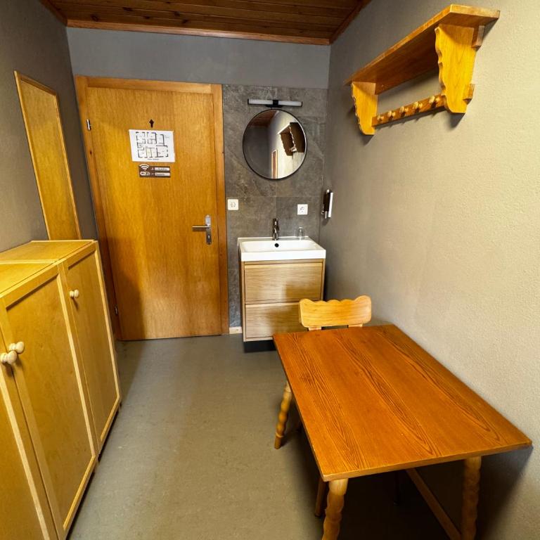 Familiehotel La Randulina - Einzelzimmer mit Gemeinschaftsdusche und -WC - 1