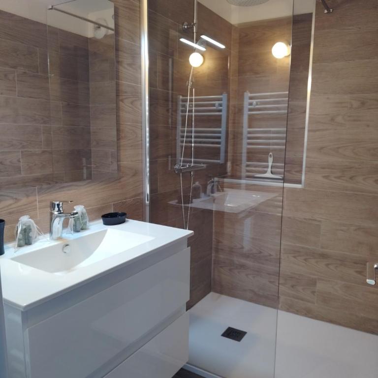 Les Hauts de Balaruc - Appartement - Vue sur Piscine - 9