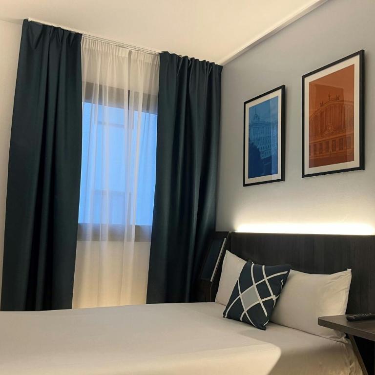 Four Points Flex by Sheraton Madrid Atocha - Efficient Single Room with One Double Bed - 2