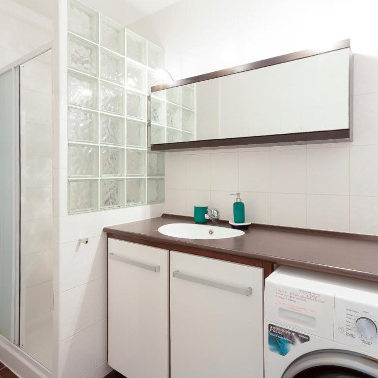Chez Sandrine - Superbe T2 en centre ville à 100m des plages - Appartamento con 1 Camera da Letto - 17