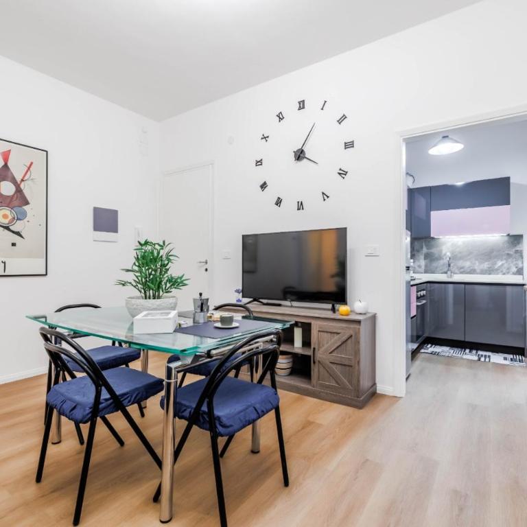 A quattro passi dal mare Viareggio - Appartamento con 2 Camere da Letto - 2