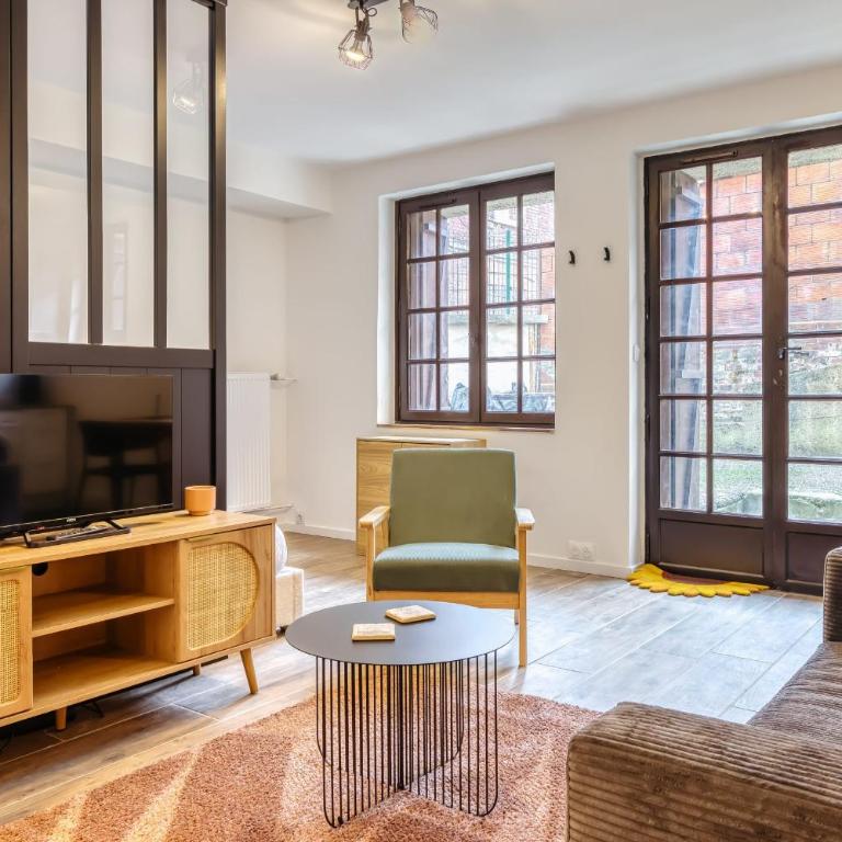 Gathéa, studio rénové pour 2 personnes proche du Vieux marché - Apartment - 4