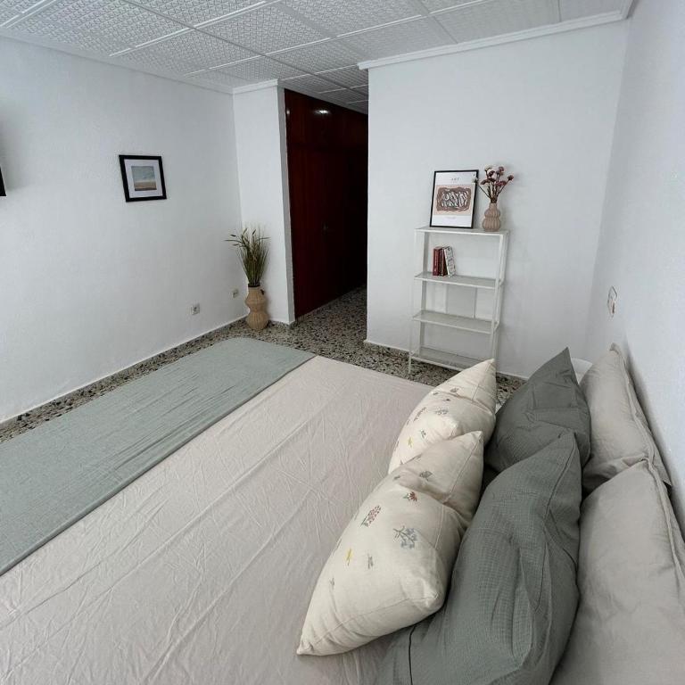 Urban Coliving Alicante - Double Room with Private Bathroom - 6