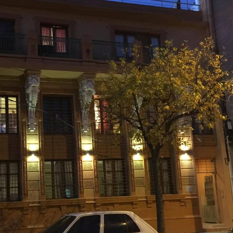 Great location, 2 bedrooms, 2 bathrooms - Three-Bedroom Apartment - 16