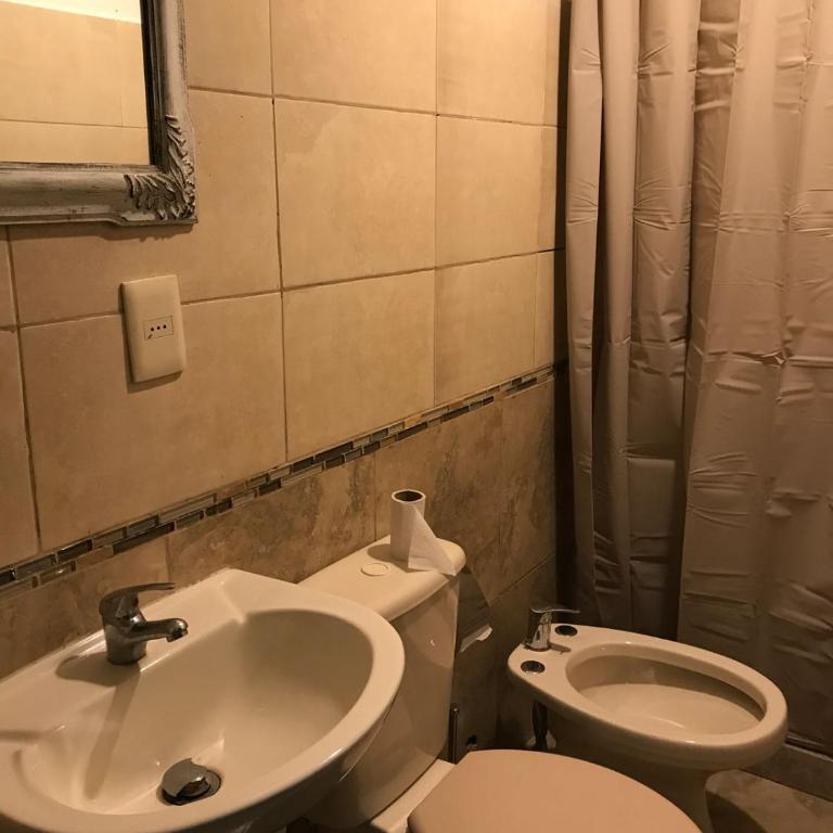 Great location, 2 bedrooms, 2 bathrooms - Three-Bedroom Apartment - 18