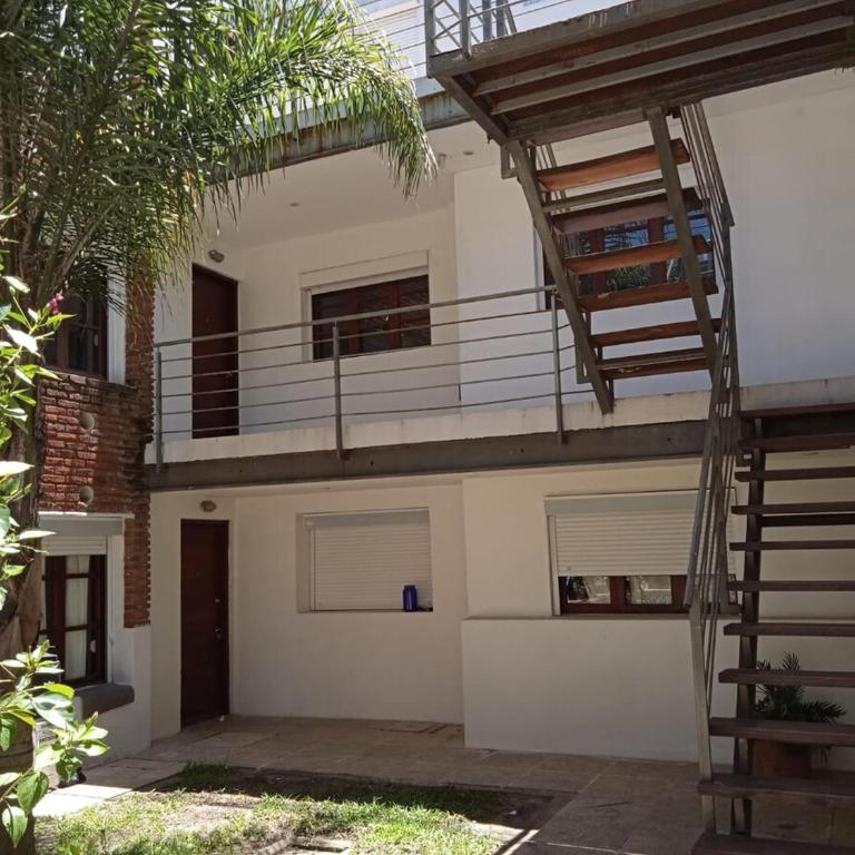 Great location, 2 bedrooms, 2 bathrooms - Three-Bedroom Apartment - 19