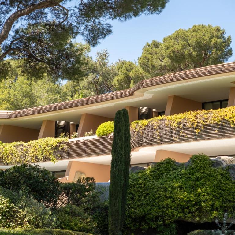 Grand-Hôtel du Cap-Ferrat, A Four Seasons Hotel - Chambre Lit King-Size Deluxe avec Terrasse - 2