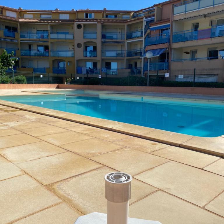 AGENCE JF IMMO-T2 climatisé front de mer avec terrasse piscine collective parking- V0742 - Appartement 1 Chambre - 19