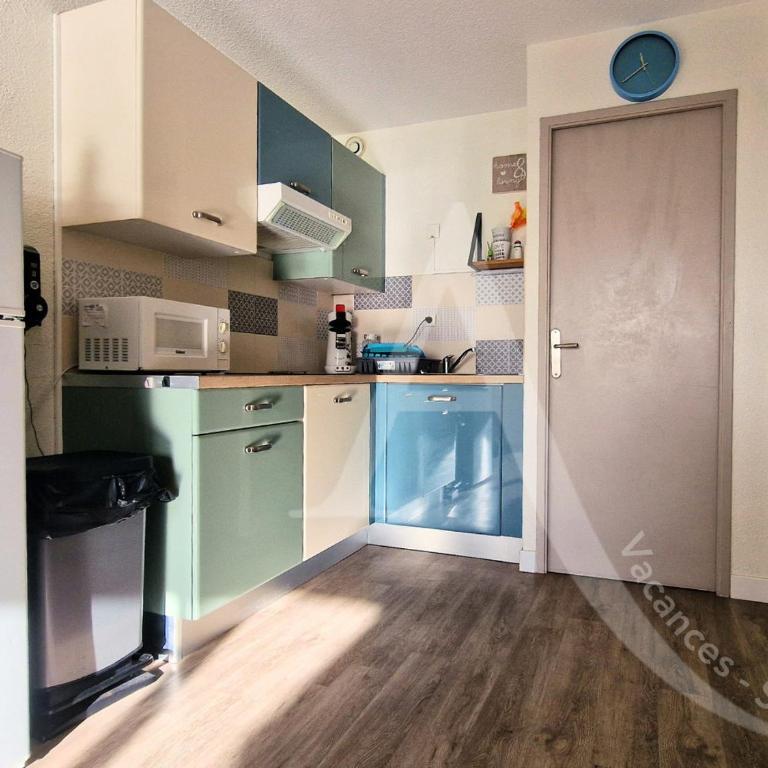 STUDIO 1ERE LIGNE MER AVEC PKG QUARTIER CORNICHE - Studio - Vue sur Mer - 3