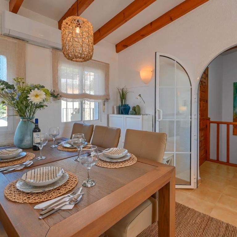 Casa Basta by Theka Services - Two-Bedroom House - 4